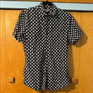 Casual Navy and White Button Down Shirt with Pattern